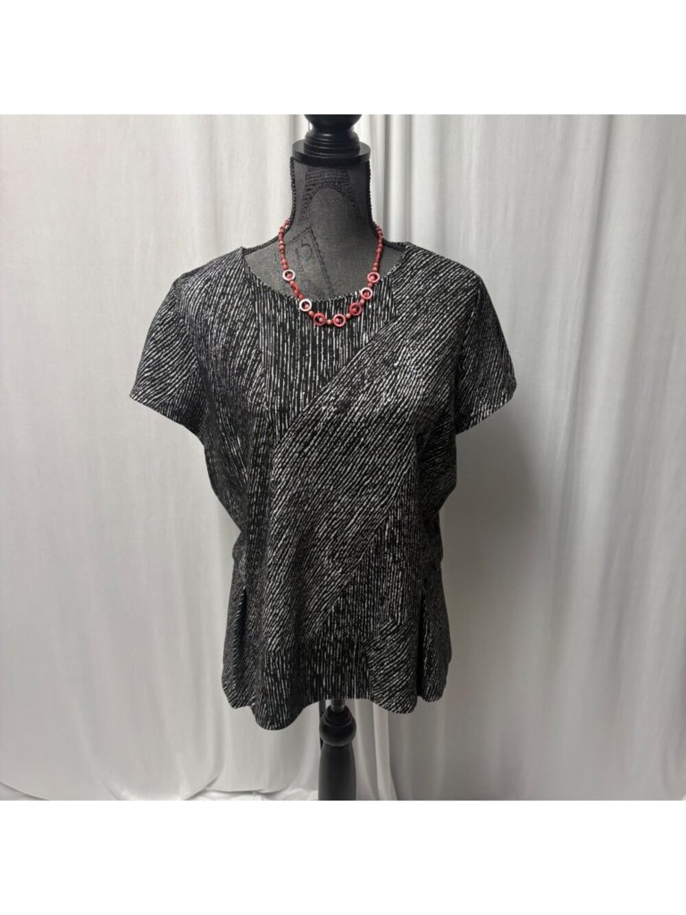 Liz Claiborne Black White Peplum Top Womens Size XL Short Sleeve Stretch Office